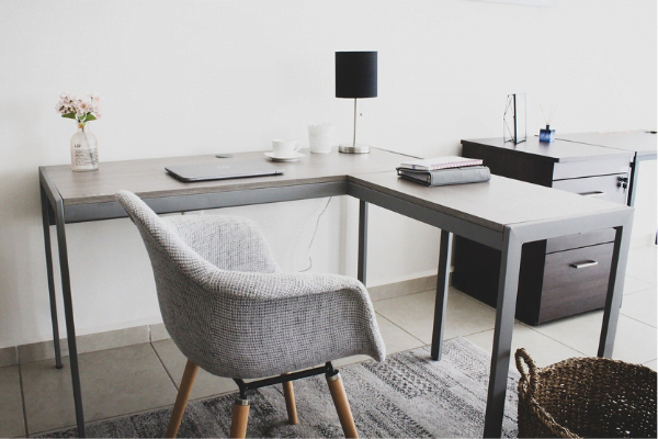 minimal office decor